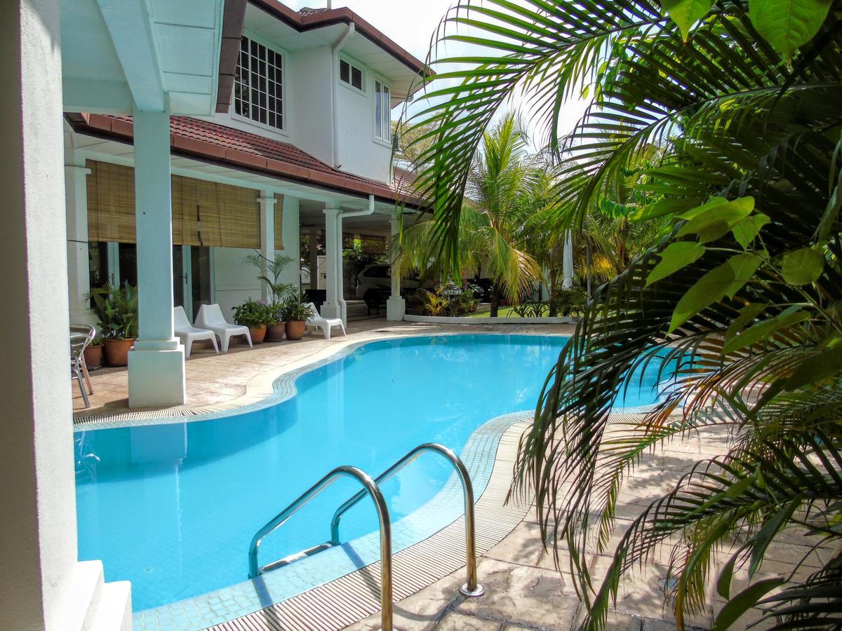 Rumah Putih Near Klia Sepang Dış mekan fotoğraf