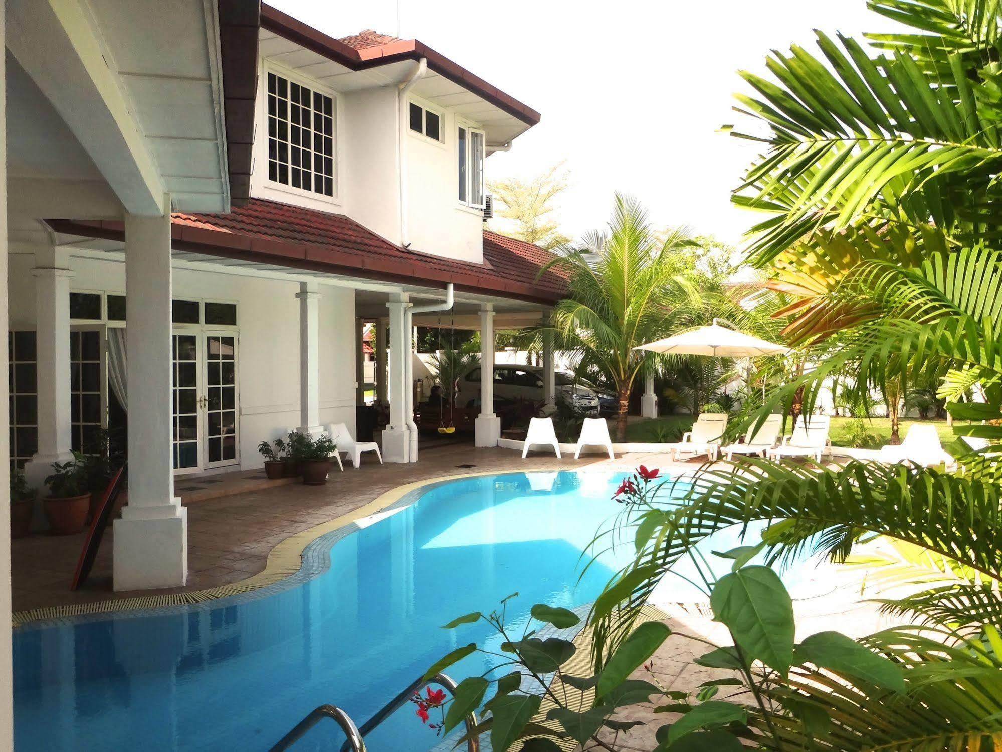Rumah Putih Near Klia Sepang Dış mekan fotoğraf