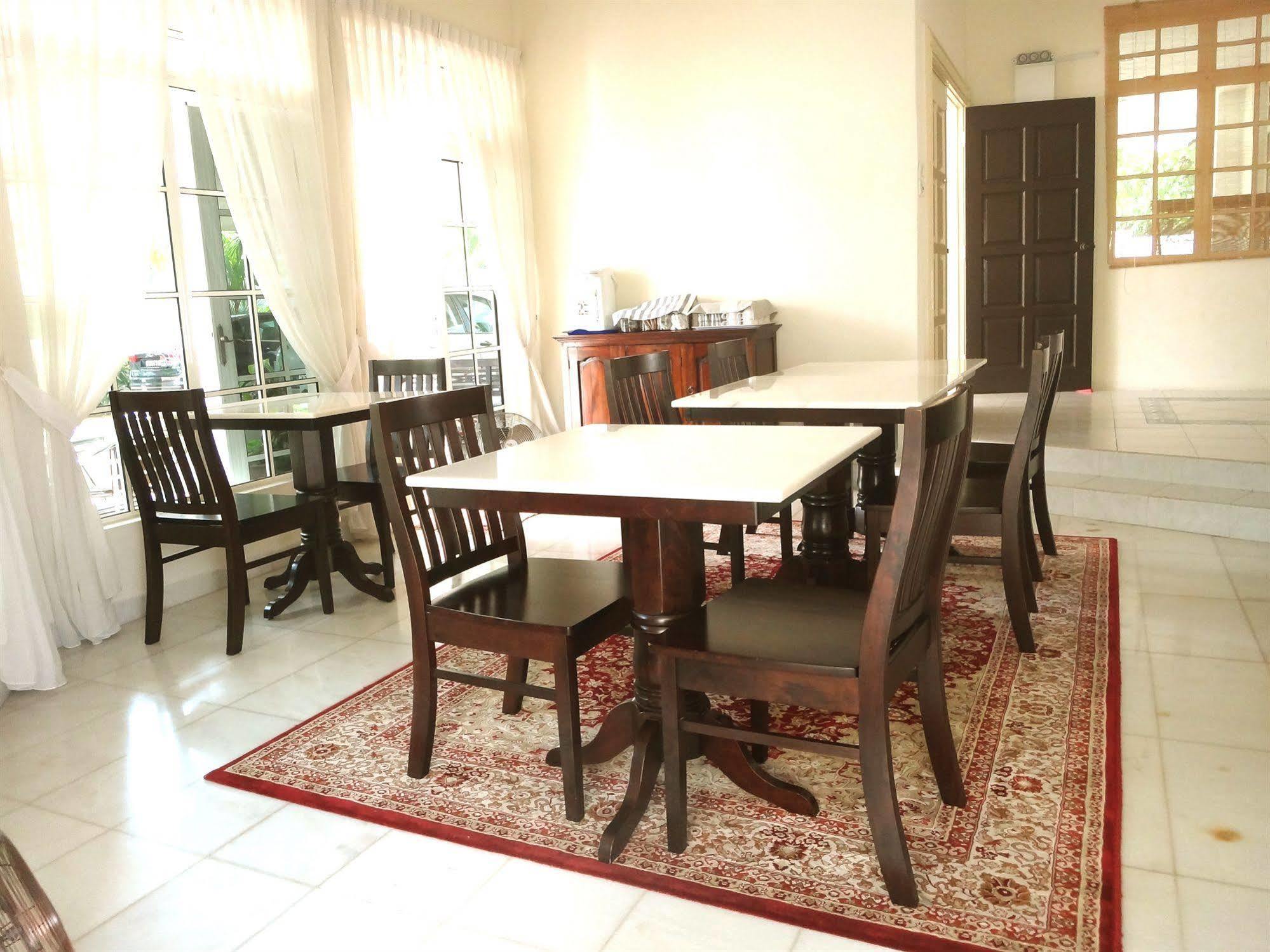 Rumah Putih Near Klia Sepang Dış mekan fotoğraf